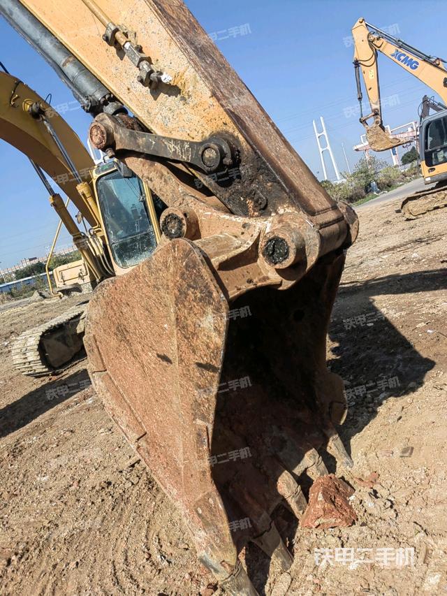 小臂整體左后（工作和回轉(zhuǎn)裝置）