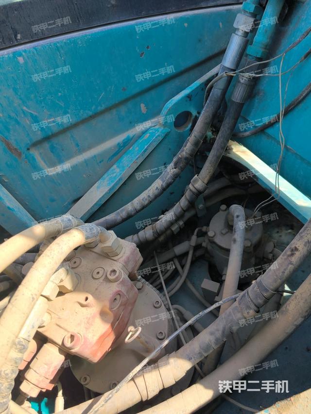 駕駛室頂部俯視（上車部件）