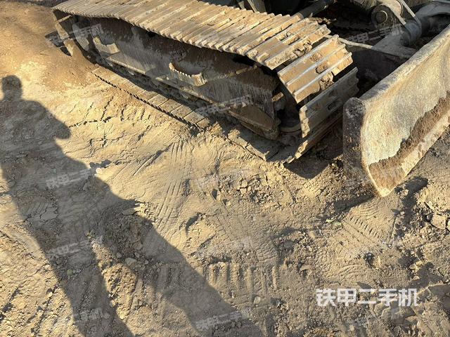 單側(cè)履帶整體（整機(jī)外觀）