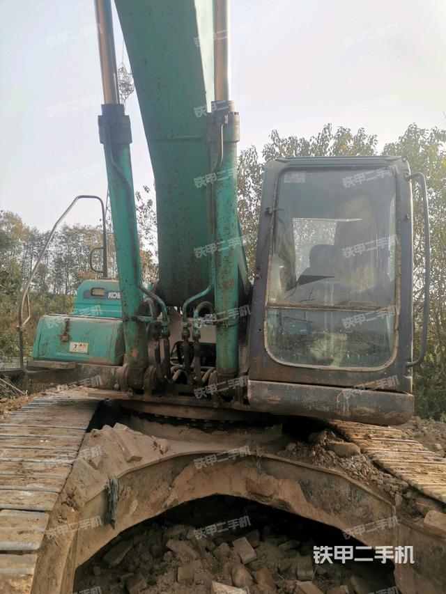 大臂油缸整體?豎拍（工作和回轉(zhuǎn)裝置）