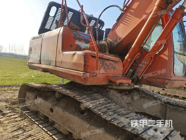 右前45(整機(jī)外觀) 右前45(整機(jī)外觀)