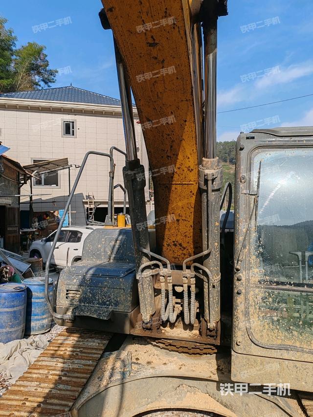 大臂油缸整體?豎拍(工作和回轉(zhuǎn)裝置) 大臂油缸整體?豎拍(工作和回轉(zhuǎn)裝置)