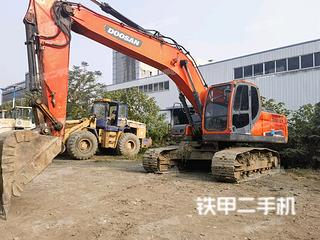 斗山DX220LC-9C挖掘机实拍图片