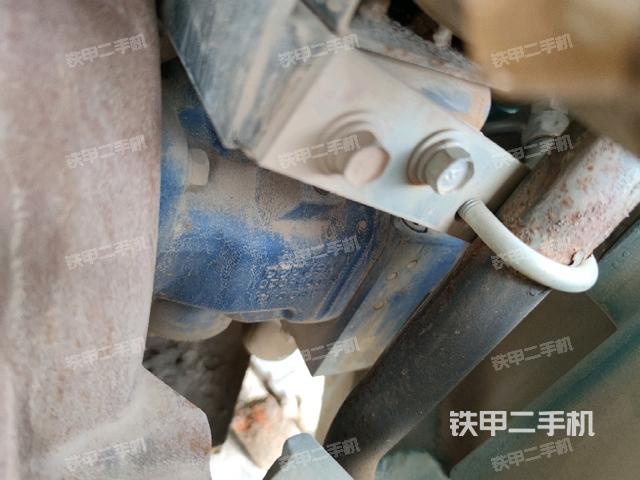 液壓泵艙室正面整體（整機(jī)外觀）