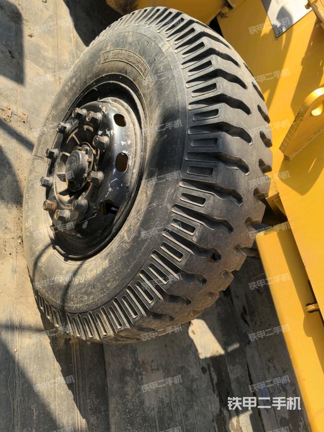 左驅(qū)動(dòng)輪/左后輪（行走機(jī)構(gòu)）