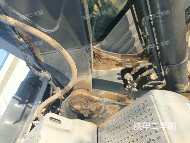 大臂根部?斜視(工作和回轉(zhuǎn)裝置) 大臂根部?斜視(工作和回轉(zhuǎn)裝置)