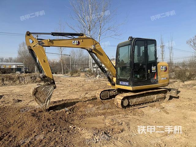 駕駛室整體(整機(jī)外觀) 駕駛室整體(整機(jī)外觀)