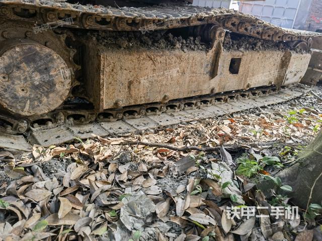 右側(cè)履帶整體?(行走機(jī)構(gòu)) 右側(cè)履帶整體?(行走機(jī)構(gòu))