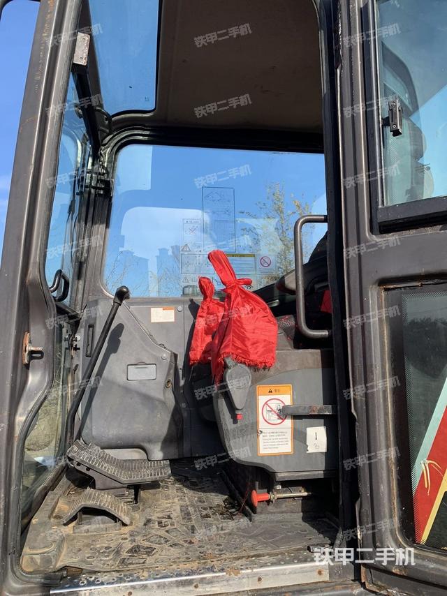 駕駛室頂部（整機(jī)外觀）