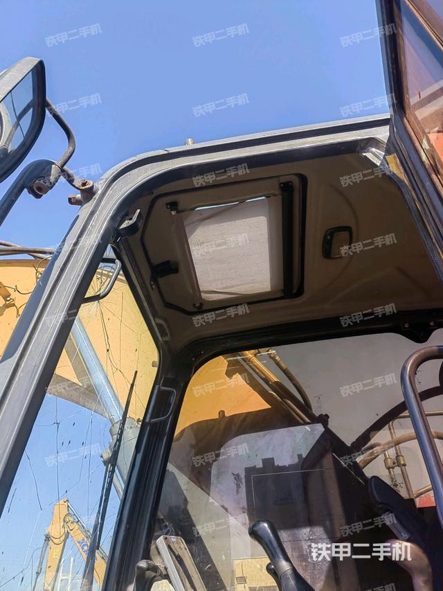 駕駛室左前45度（駕駛室部分）