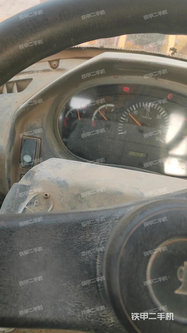 駕駛室工作臺(tái)（整機(jī)外觀及大件）