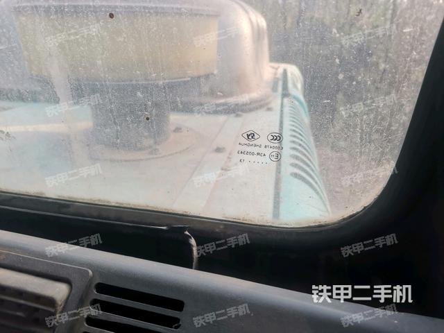 后窗玻璃角標（駕駛室部分）