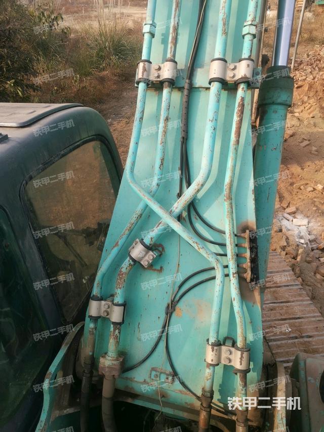 大臂背部俯視（工作和回轉(zhuǎn)裝置）