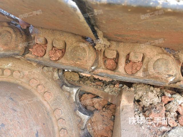 右驅(qū)動輪（行走機構(gòu)）