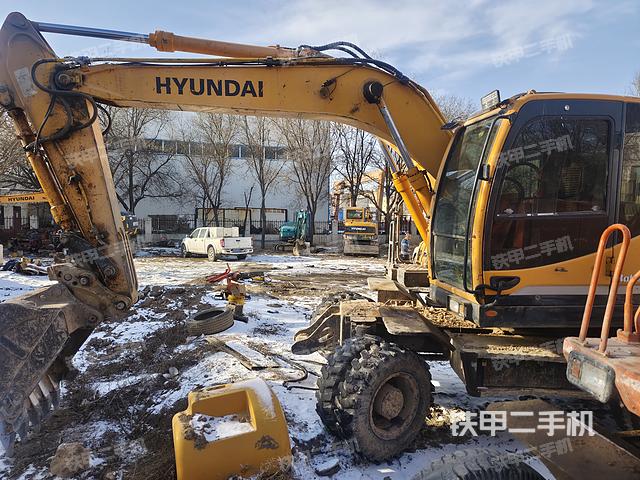 现代R150W-9挖掘机