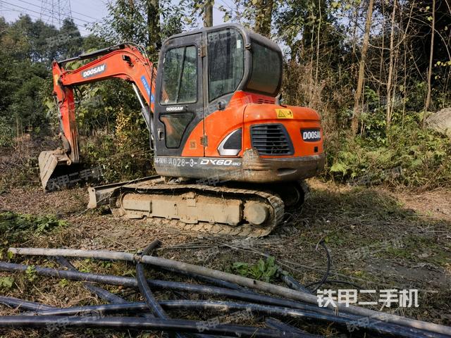 左后45(整機外觀) 左后45(整機外觀)