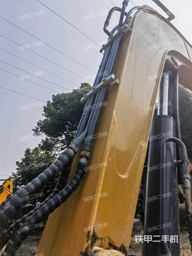 大臂背部俯視（工作和回轉(zhuǎn)裝置）