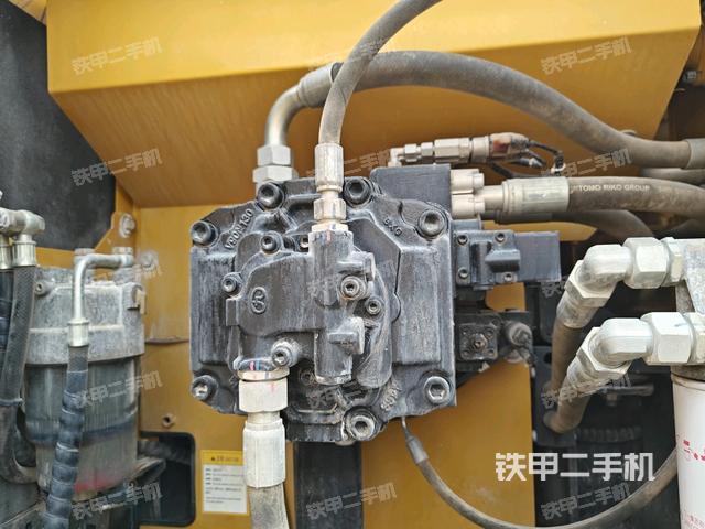 液壓泵斜45?左（大件艙室）