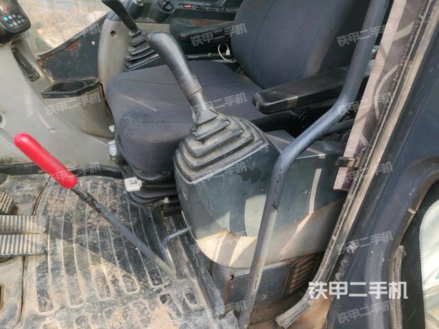 座椅左側(cè)控制臺/音響/含左手柄（駕駛室部分）