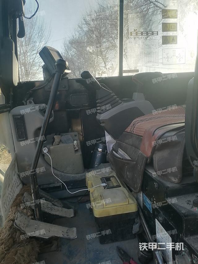 駕駛室整體（整機(jī)外觀）