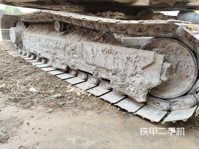 右側(cè)履帶整體?（行走機(jī)構(gòu)）