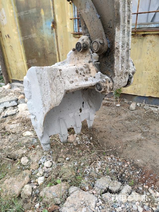 鏟斗右后整體（工作和回轉(zhuǎn)裝置）