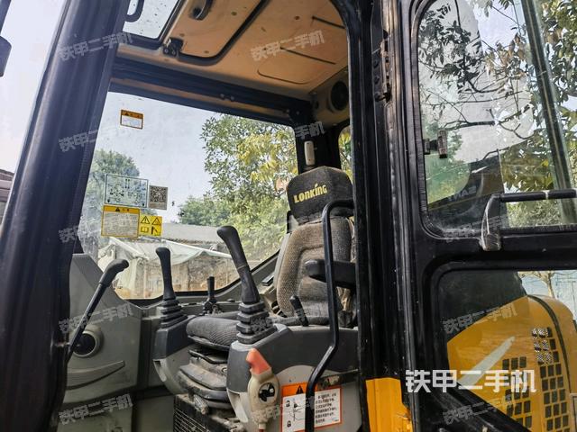 頂棚整體(駕駛室部分) 頂棚整體(駕駛室部分)