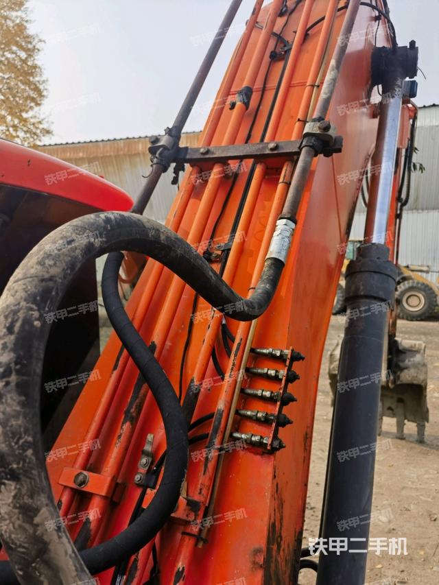 大臂背部俯視（工作和回轉(zhuǎn)裝置）