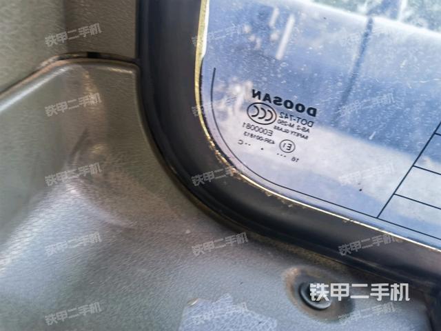 后窗玻璃角標(biāo)（駕駛室部分）