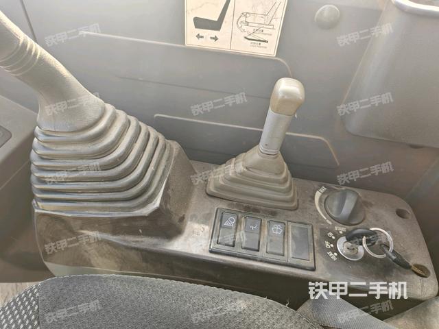 座椅左側(cè)控制臺(tái)/音響/含左手柄（駕駛室部分）