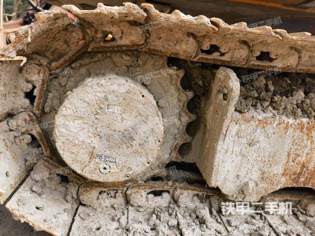 右驅(qū)動(dòng)輪（行走機(jī)構(gòu)）