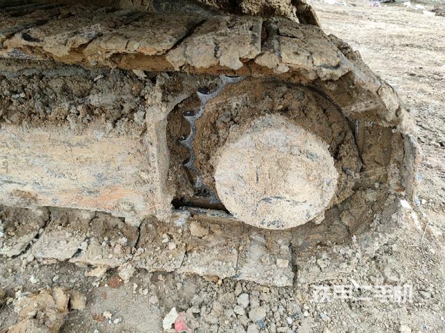 左驅(qū)動(dòng)輪（行走機(jī)構(gòu)）