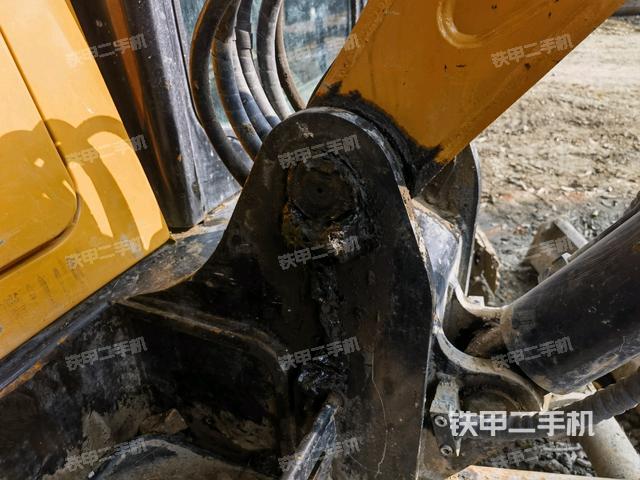 大臂根部?斜(工作和回轉(zhuǎn)裝置) 大臂根部?斜(工作和回轉(zhuǎn)裝置)