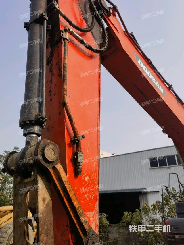 小臂整體左后（工作和回轉(zhuǎn)裝置）