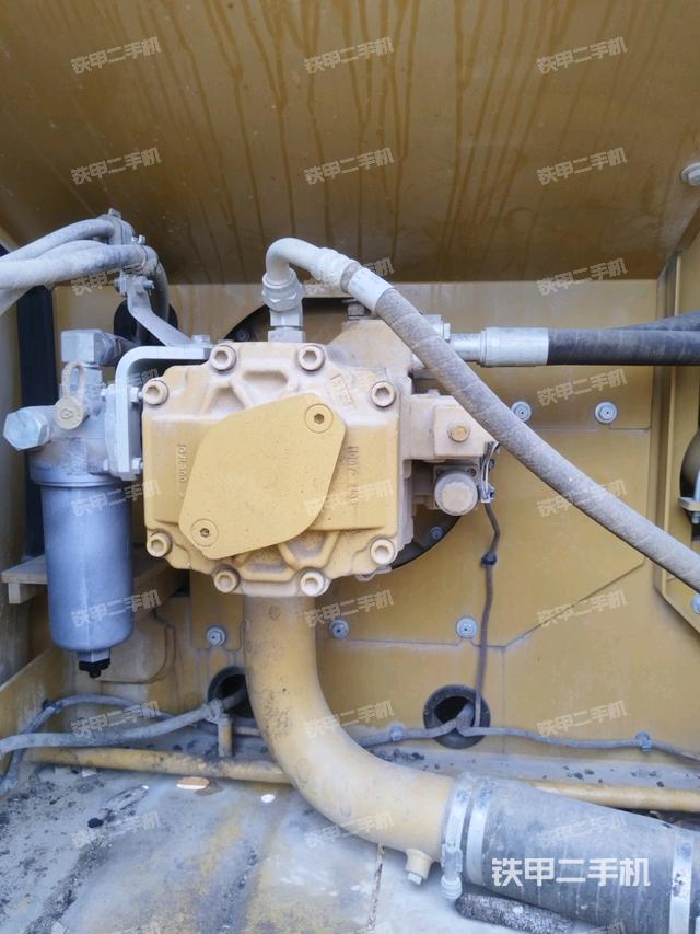 液壓泵斜45?左（大件艙室）