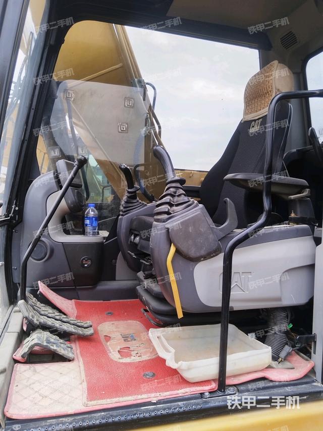 右側玻璃角標(駕駛室部分) 右側玻璃角標(駕駛室部分)