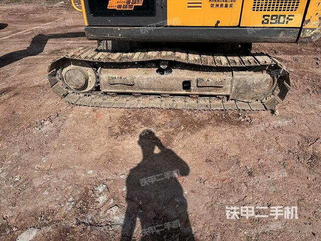 左側(cè)履帶整體?(行走機(jī)構(gòu)) 左側(cè)履帶整體?(行走機(jī)構(gòu))