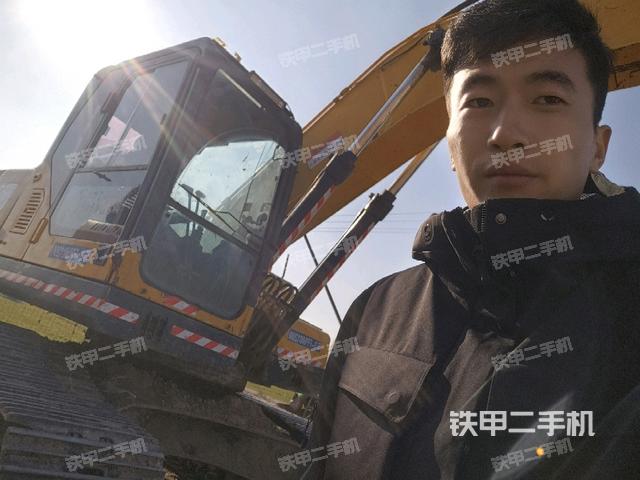 雷沃重工FR220挖掘机的设备实拍-第1张实拍照片