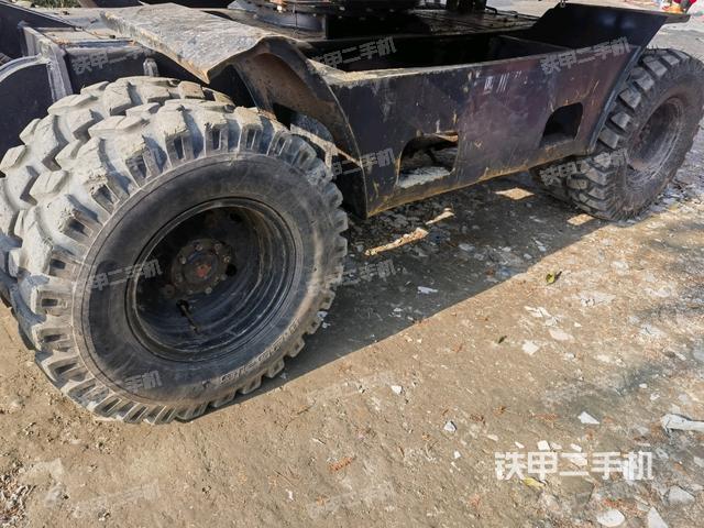 左側(cè)履帶整體?(行走機構(gòu)) 左側(cè)履帶整體?(行走機構(gòu))