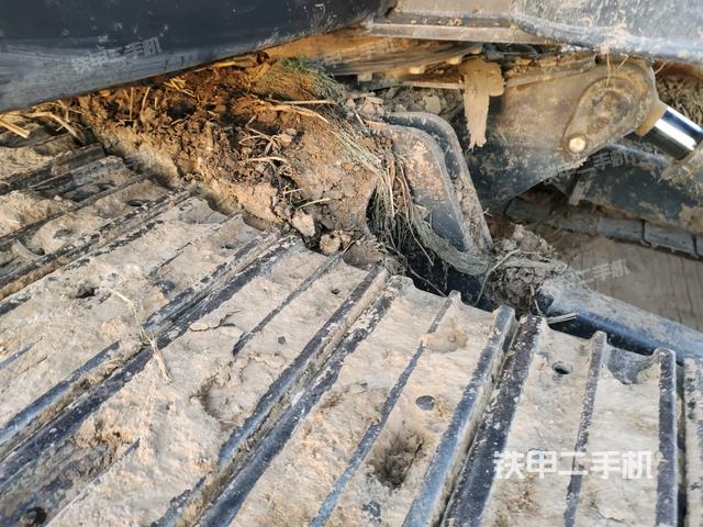 轉(zhuǎn)盤和下車架正前（工作和回轉(zhuǎn)裝置）