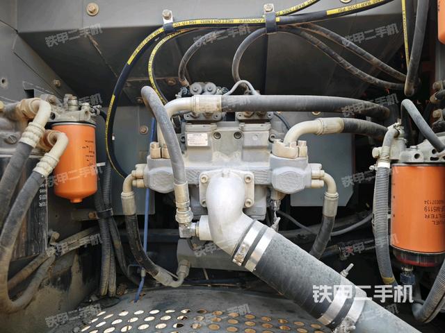 液壓泵斜45?左（大件艙室）