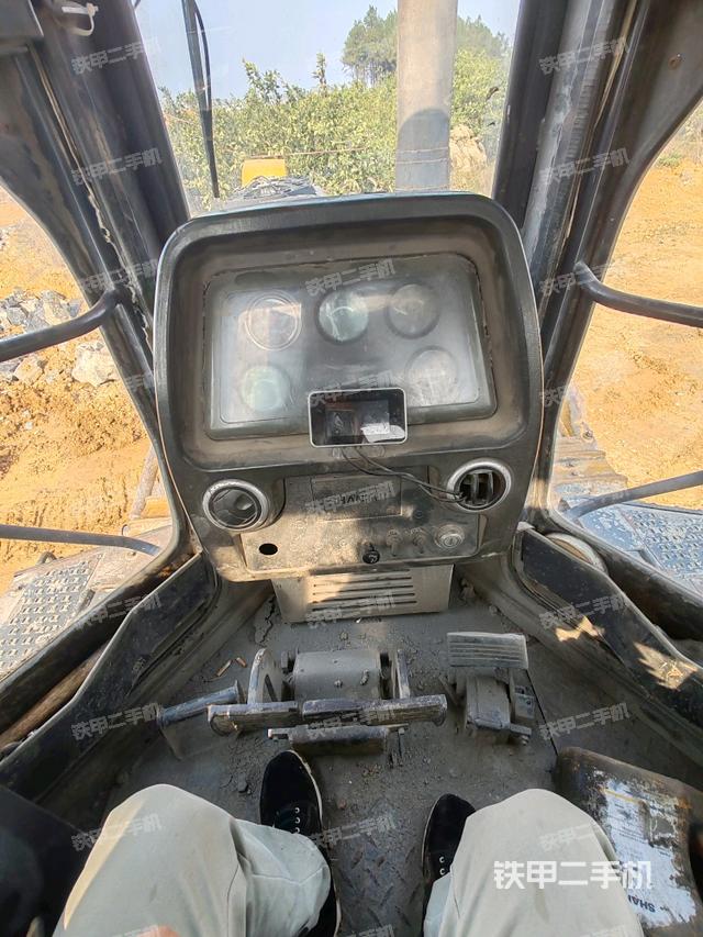 儀表盤全景（推土機駕駛室）