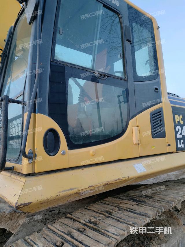 駕駛室左前45度（駕駛室部分）