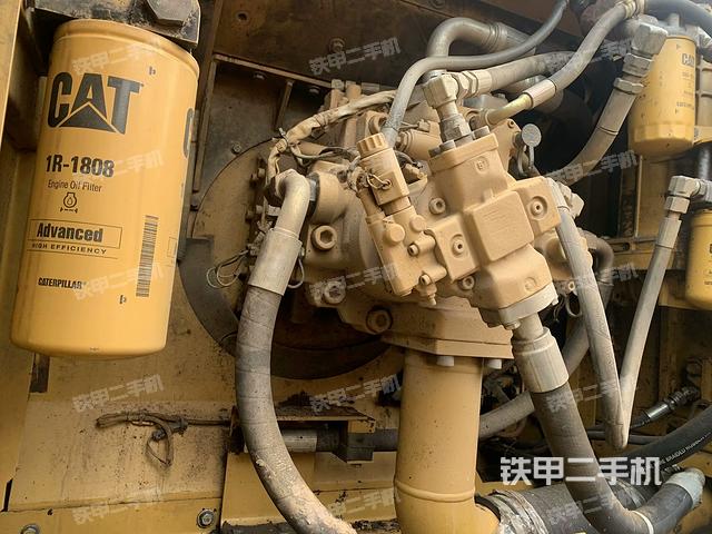 液壓泵艙室正面整體（整機(jī)外觀）