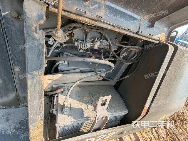 駕駛室右側(cè)全景照（推土機駕駛室）