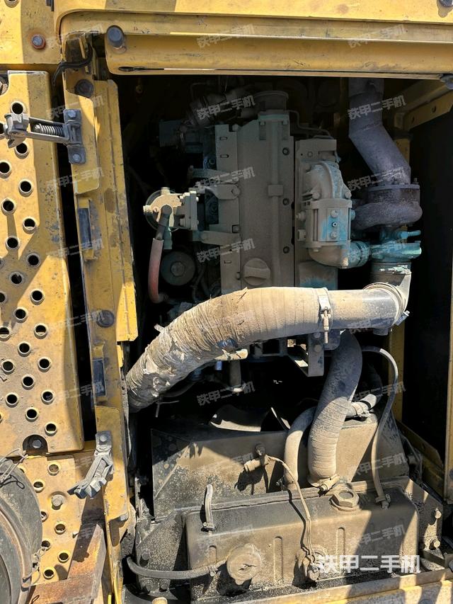 發(fā)動(dòng)機(jī)整體俯視(整機(jī)外觀) 發(fā)動(dòng)機(jī)整體俯視(整機(jī)外觀)