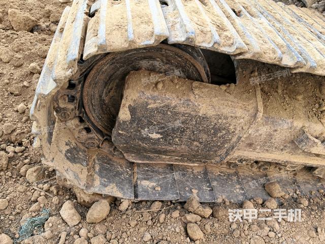 左驅(qū)動輪（行走機(jī)構(gòu)）