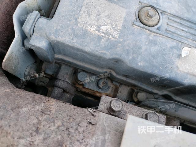 小松PC240LC-8M0挖掘机的设备实拍-第36张实拍照片