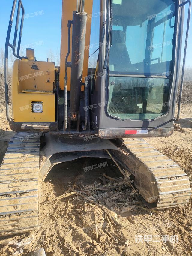 轉(zhuǎn)盤和下車架正前（工作和回轉(zhuǎn)裝置）