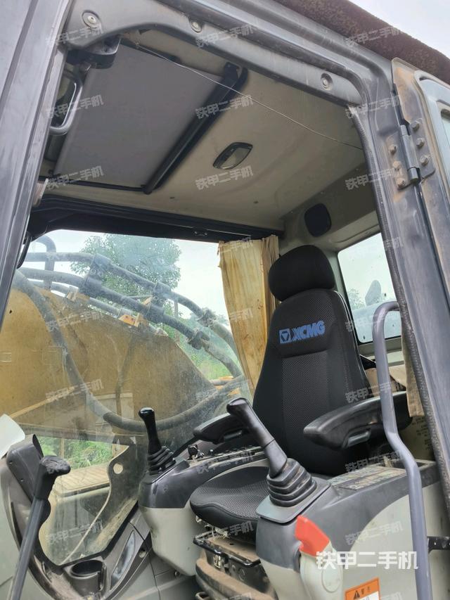 座椅后部（駕駛室部分）